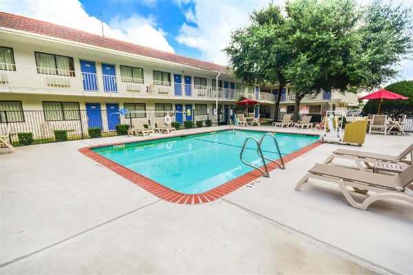 MOTEL 6 HUNTSVILLE TX (Huntsville)